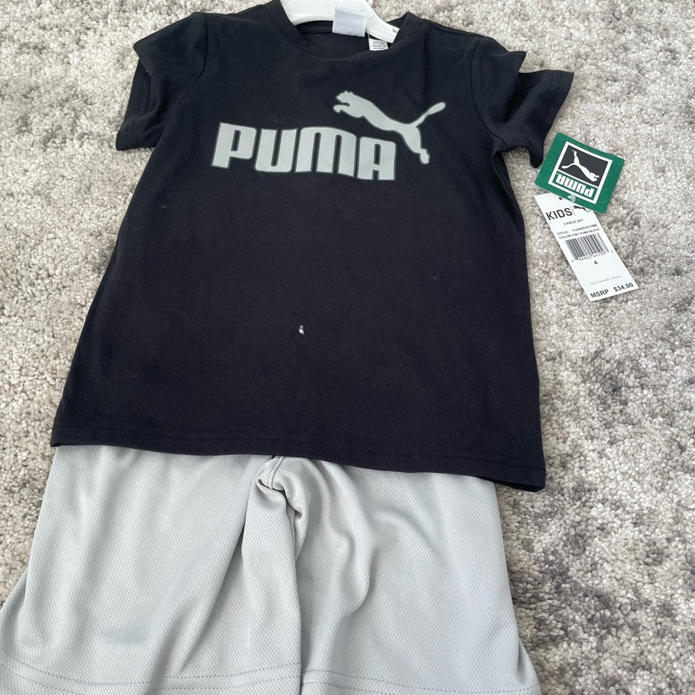 so cute puma set! it would look super cute to wear to the park! brand new too!!